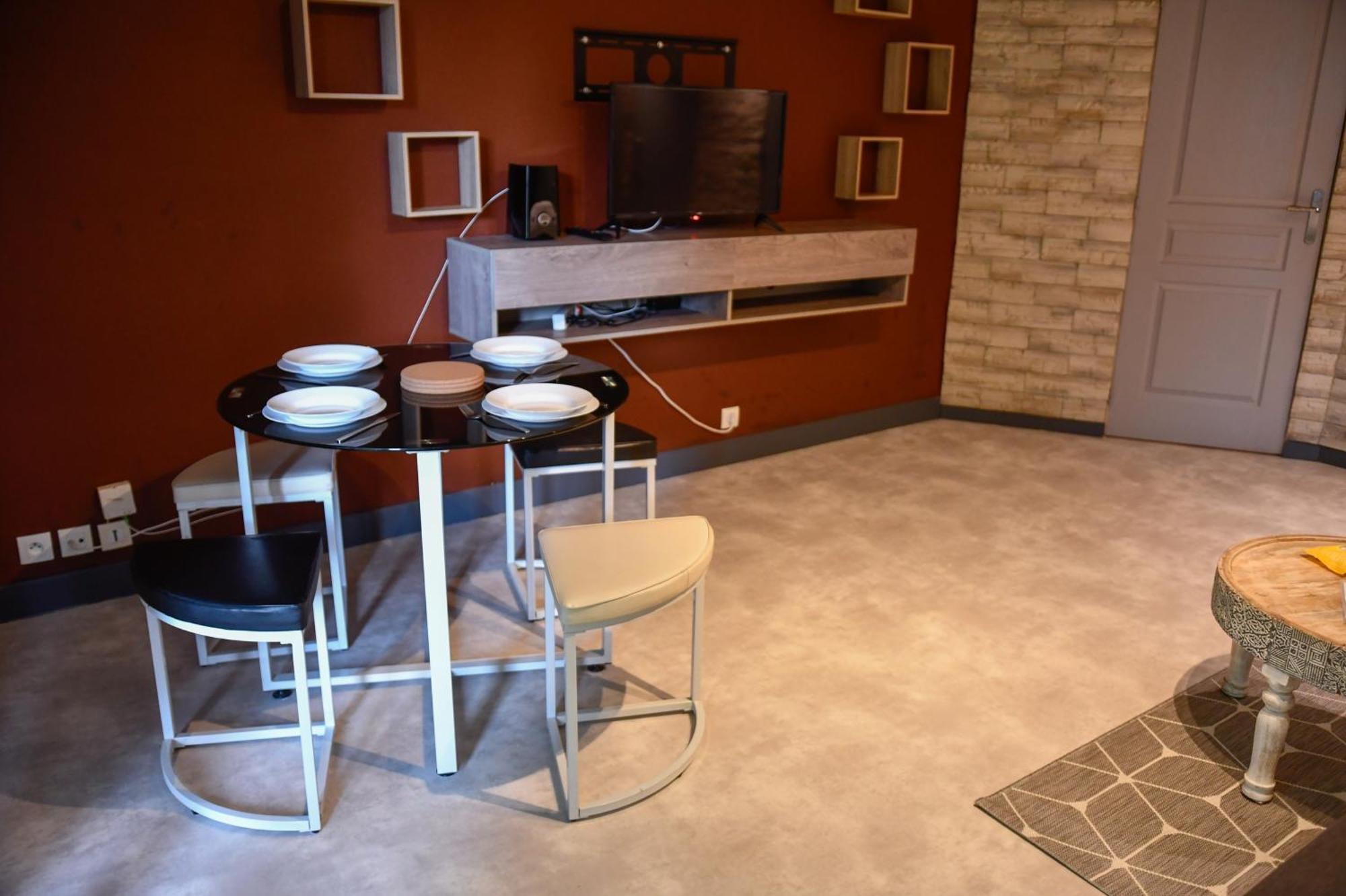 Appartement Calme Et Terrasse Privee Pres De Vichy à Bellerive-sur-Allier Extérieur photo